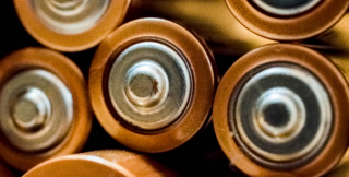 我国废旧动力电池回收行业成“角力场” 企业纷纷入场 格林美占据绝对龙头地位