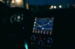 GPS導航儀行業產業鏈分析：下游汽車保有量、產銷量增長帶來市場需求