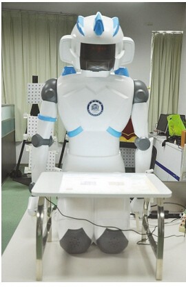 2017年中国家庭服务机器人行业经营模式