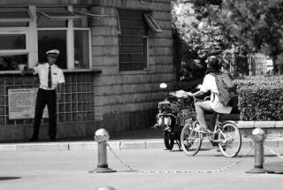 共享单车遭北京各大高校“选择性禁入”
