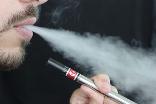 电子烟消费者持续增加,行业属性更接近消费电子