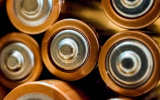 2022年动力锂电池行业供需现状分析：需求持续高涨 行业集中度持续提高
