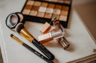 2018-2021年全球化妆品市场各类原料消耗量及市场竞争格局
