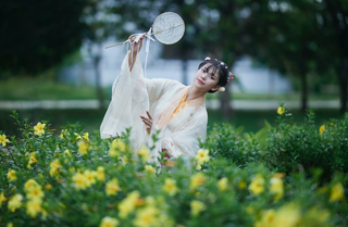 汉服行业：春节期间电商平台汉服搜索量暴涨 曹县汉服产业销售额超3亿元