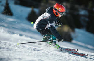 “冰雪热”带动滑雪装备行业快速发展 国产“独角兽”品牌尚未诞生